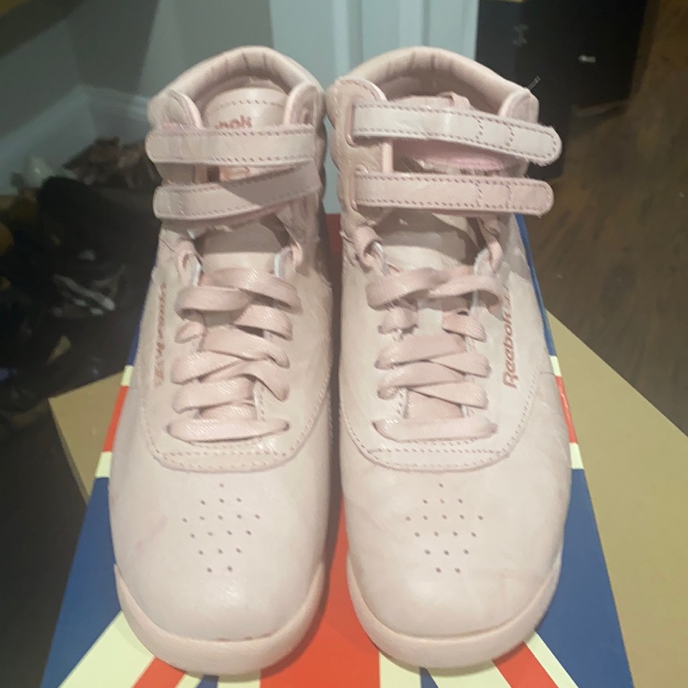 Hi top Reebok polish/ pink